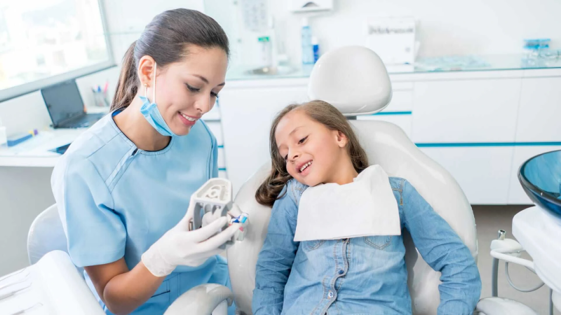 دندانپزشکان برتر مهارت‌های بالینی عالی دارند.