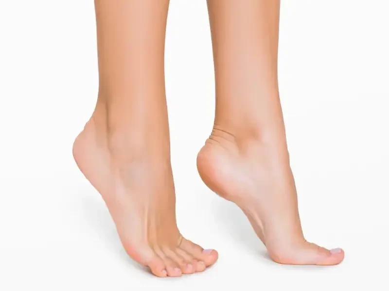 یکی از مزیت‌های لیپوماتیک مچ پا، بازیابی سریعتر نسبت به روش‌های جراحی بزرگتر است.