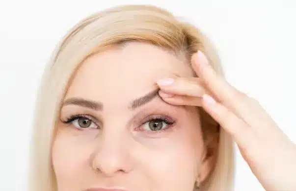 A forehead lift is a cosmetic procedure that aims to rejuvenate the upper face, providing numerous benefits such as lifting the brow