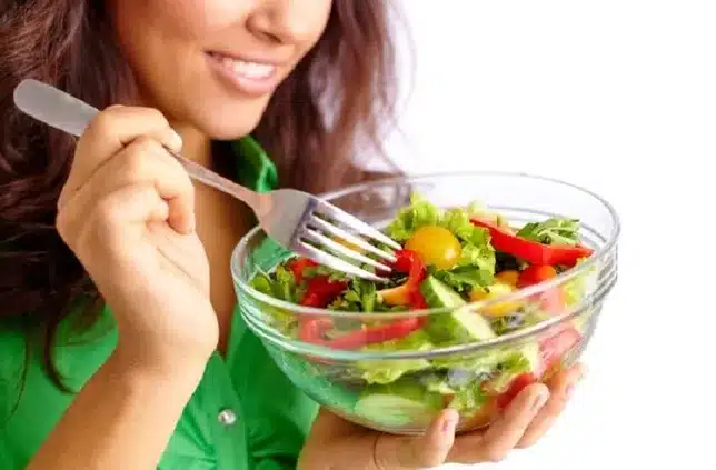 The abdominoplasty diet emphasizes nutritious foods that support skin health